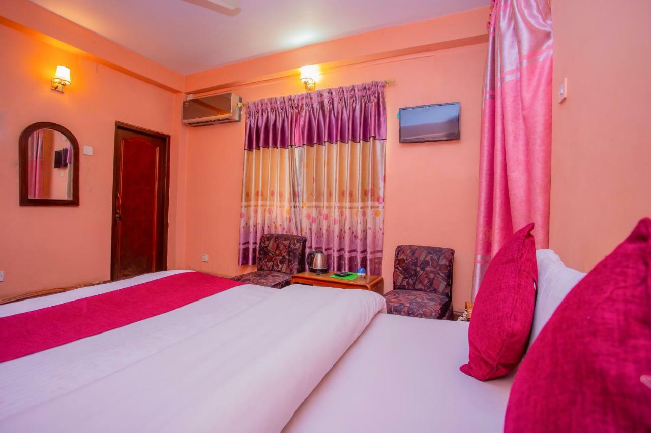 Spot On 445 New Hotel Natureland Ποκάρα Εξωτερικό φωτογραφία